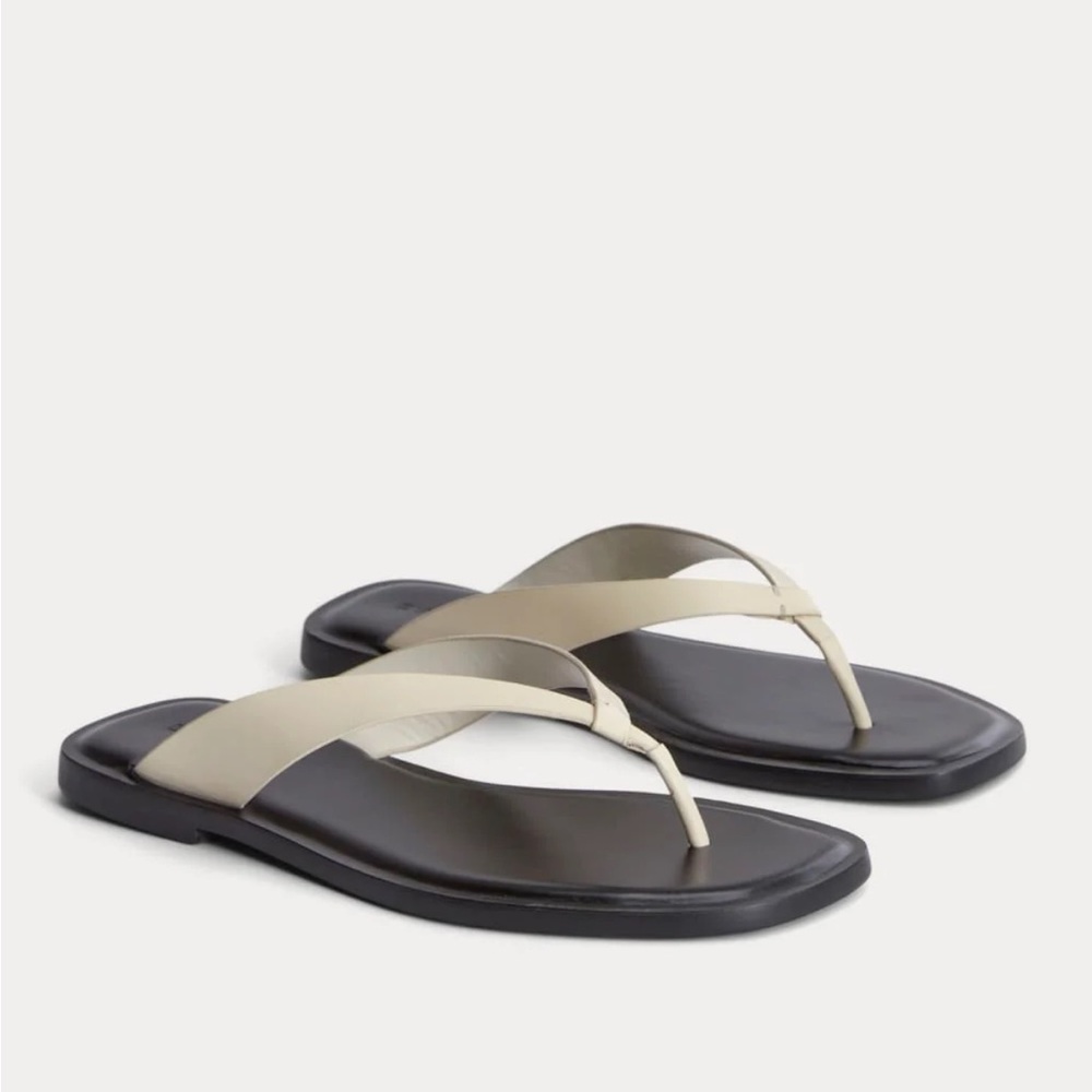 Everlane Leather Flip Flop in Canvas White